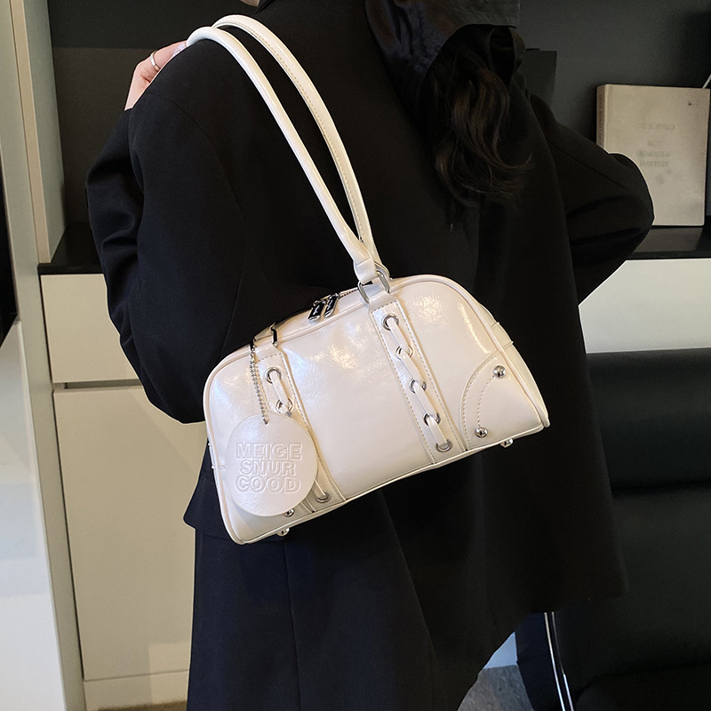 Large-capacity bag, versatile handbag, 2025 new niche design, single-shoulder underarm bag, casual commuting pillow bag full figure