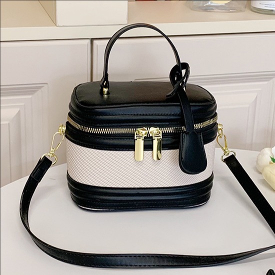 Cross-border color-blocking hand-held box bag for women 2025 new style, fashionable and stylish single-shoulder bag, versatile and light luxury crossbody bag full figure