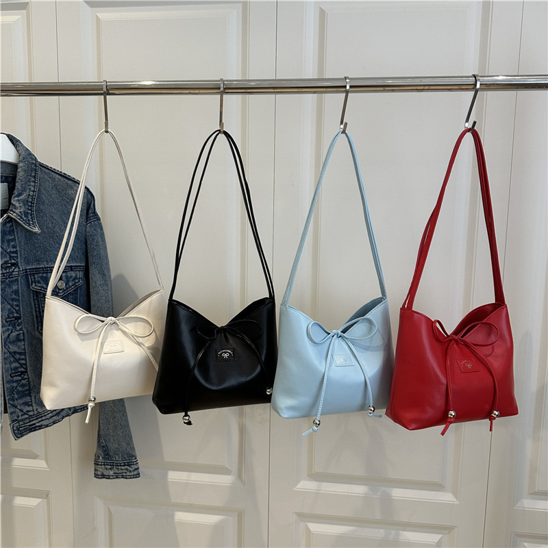 2025 Summer New style niche quality bucket bag for women, versatile and fashionable Japanese and Korean underarm single-shoulder bag, bow bag Application Scenario