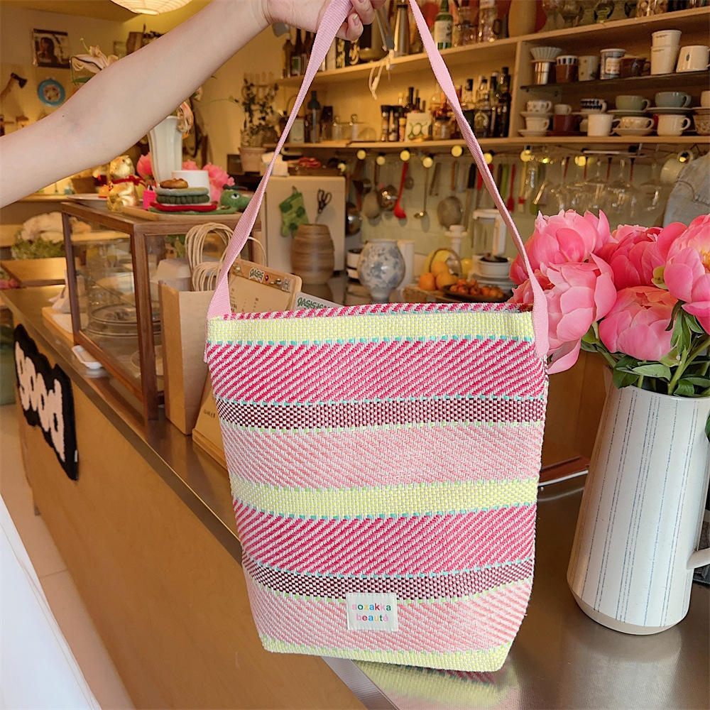 44283 Spring/Summer New color woven bag, striped patchwork, large capacity beach vacation crossbody bag, underarm single-shoulder bag Item Picture