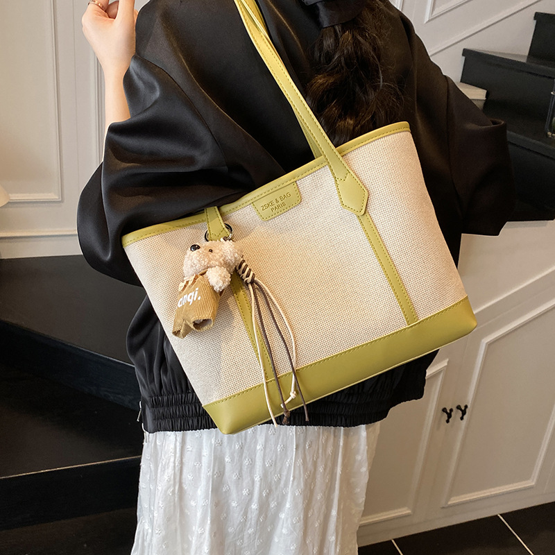 2025 New style simple and casual handbag, large-capacity tote bag, fashionable and high-quality single-shoulder bag, commuting underarm bag for women details Picture