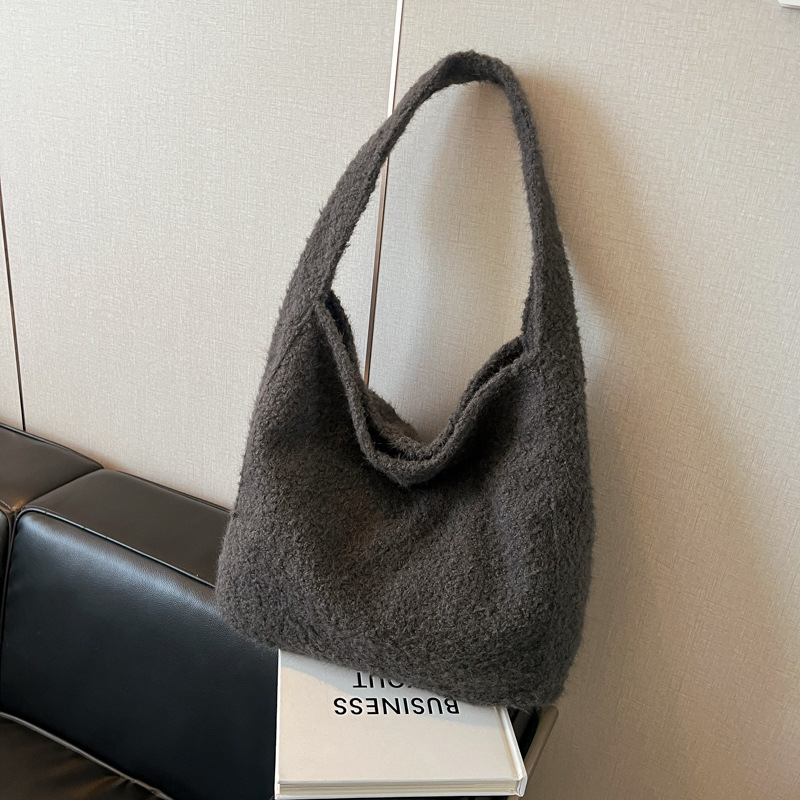 Fluffy women's 2024 new style trendy and fashionable single-shoulder bag, large-capacity commuting underarm bucket bag Specification drawing