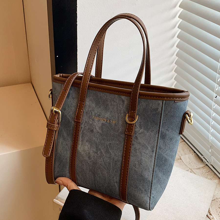 New women's 2024 fashionable bucket bag, casual, trendy, versatile, niche design crossbody bag, high-end handbag full figure