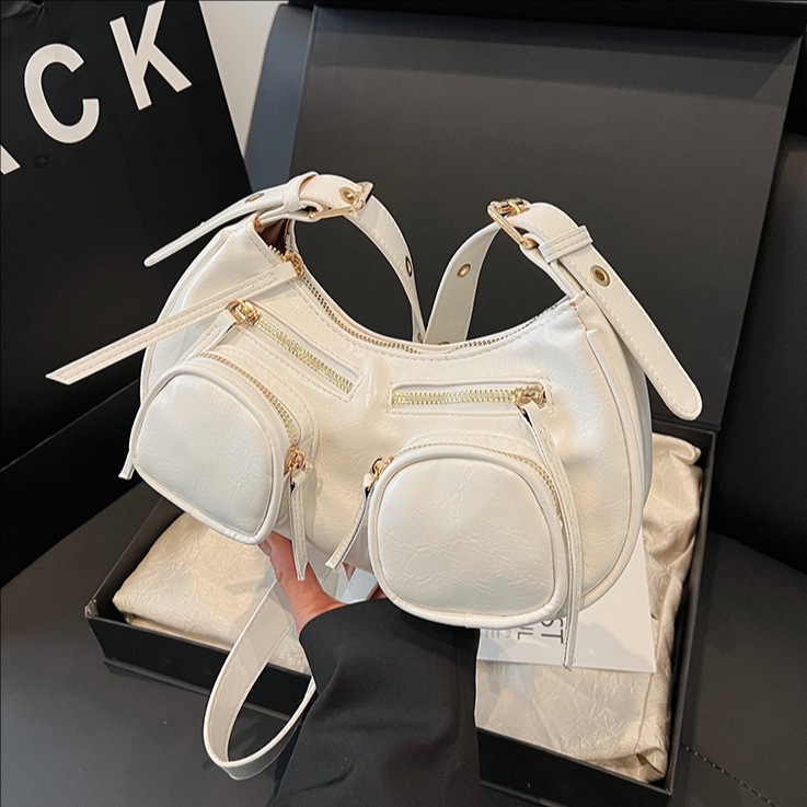Cross-border retro trend single-shoulder underarm bag for women 2025 new versatile and cool motorcycle bag Punk hot girl crossbody bag full figure
