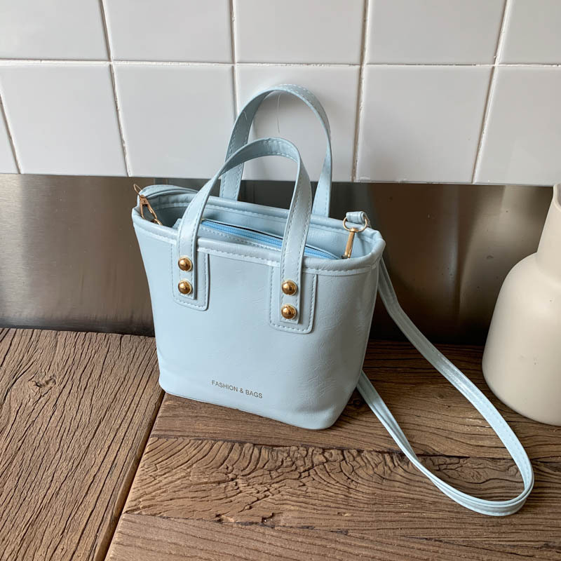 Simple and stylish bucket bag, new trendy and high-quality women's bag, large-capacity commuting single-shoulder crossbody bag, lightweight handbag full figure