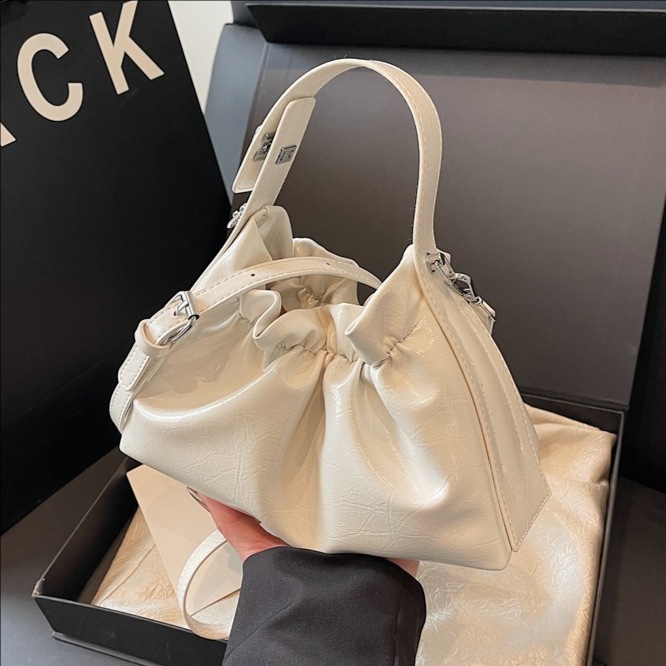 Cross-border 2025 New style pleated handbag, fashionable and trendy shoulder bag, versatile cloud bag, solid color simple crossbody bag full figure