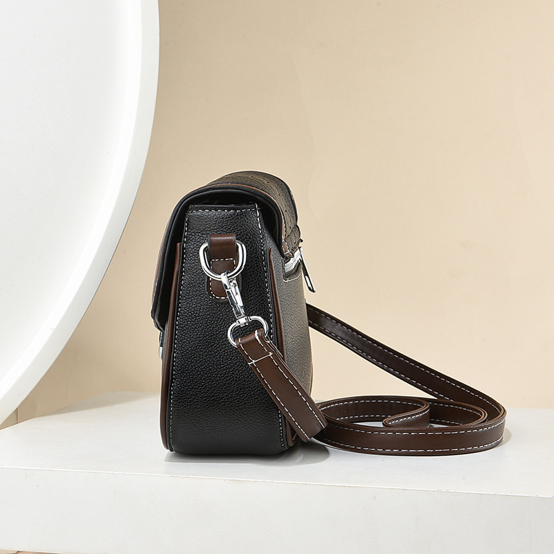 Summer 2023 new style of stylish and high-end women's crossbody bag, versatile commuting small square bag details Picture