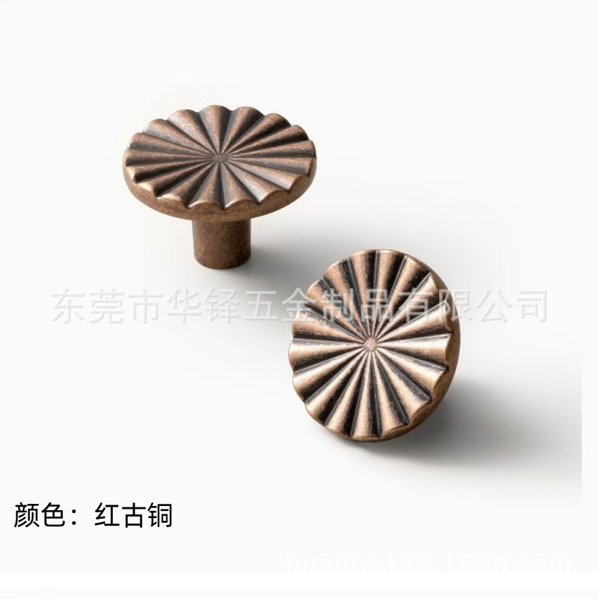 Zinc alloy bronze-colored cabinet knobs, retro flat drawer handles, kitchen, bathroom and dressing table hardware handles details Picture