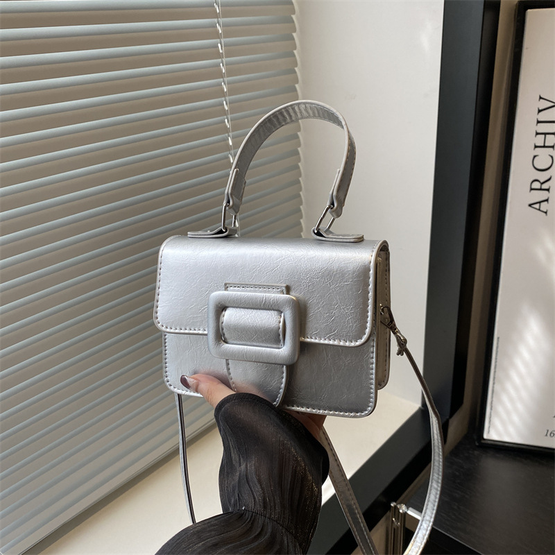 Korean style trendy hand-held small square bag for women, new autumn 2024, fashionable and simple belt-buckle single-shoulder bag, trendy crossbody bag full figure