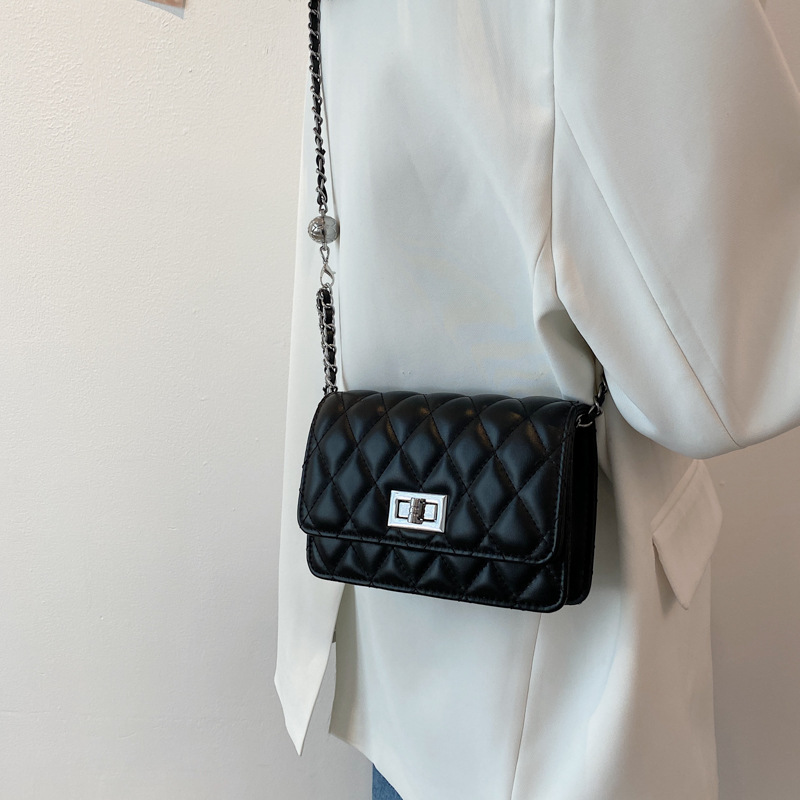 Cross-border Chanel-style small square bag for women 2025 New diamond-shaped chain bag, trendy and stylish crossbody bag, fashionable single-shoulder bag Application Scenario