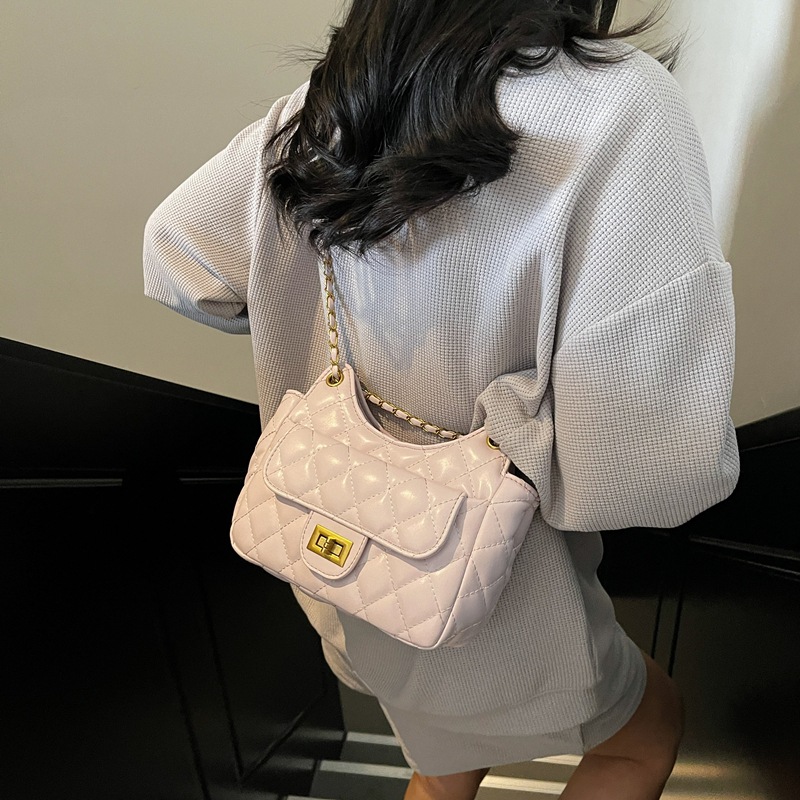 The classic bestseller diamond-shaped chain bag for women in 2025, a trendy and fashionable single-shoulder underarm bag, and a casual soft leather crossbody bag Specification drawing