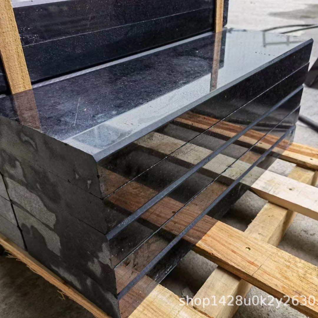 Factory direct supply of Fuding black granite square floor tiles, sesame grey, lychee face flamed slabs, sesame black stone details Picture