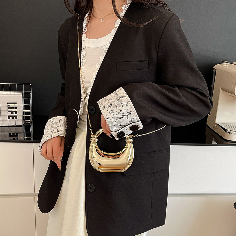 High-end mini box bag for women 2025 new style, small and textured hand-held bag, fashionable and elegant chain crescent bag Specification drawing