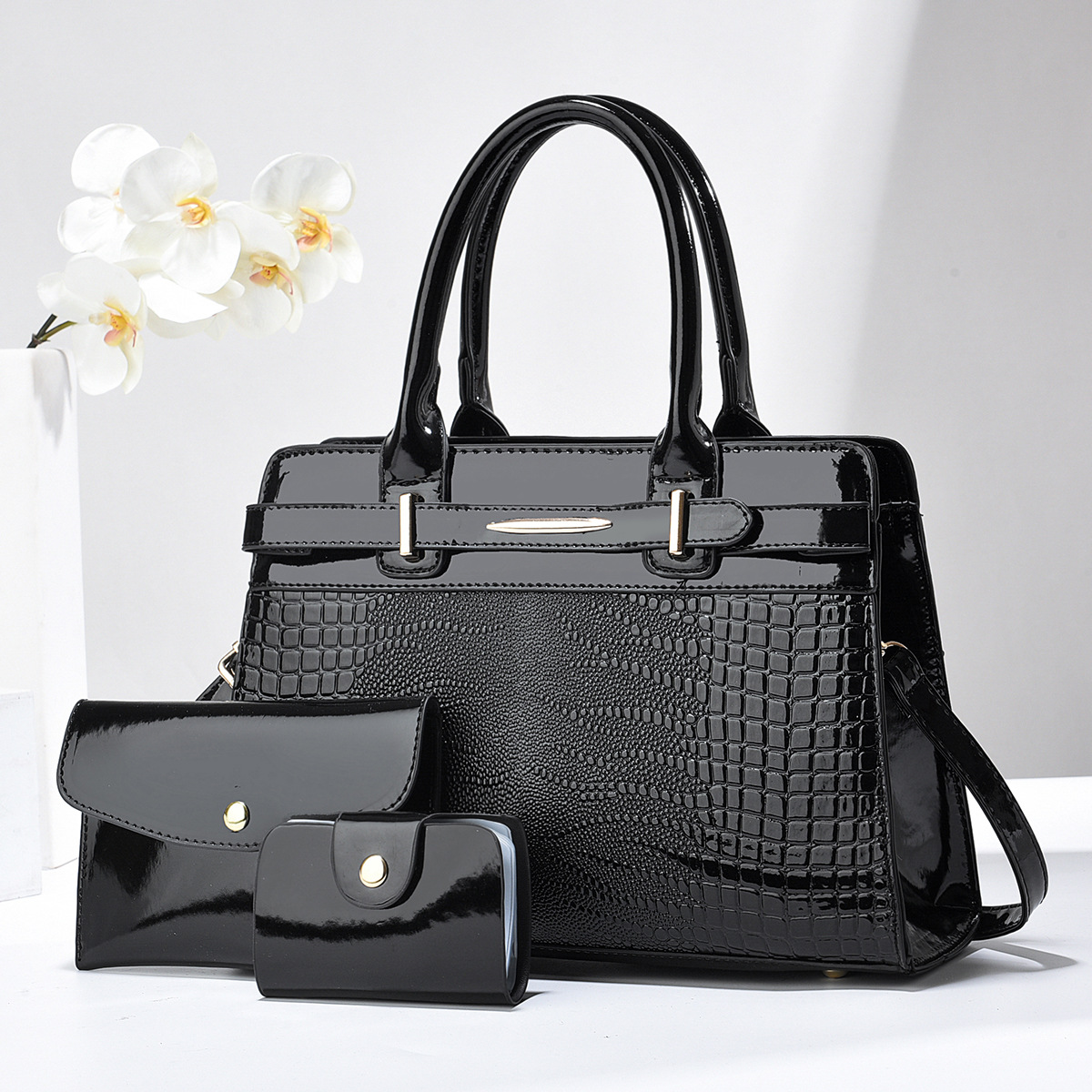 Cross-border shiny leather three-piece set mother and child bag, foreign trade women's bag 2024 new large-capacity fashionable crossbody single-shoulder handbag Application Scenario