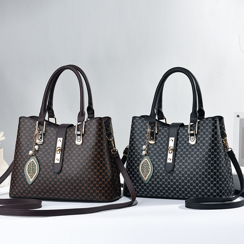 Women's handbag 2023 New style fashionable and elegant mom bag, middle-aged large-capacity high-end crossbody bag, mother-in-law bag details Picture