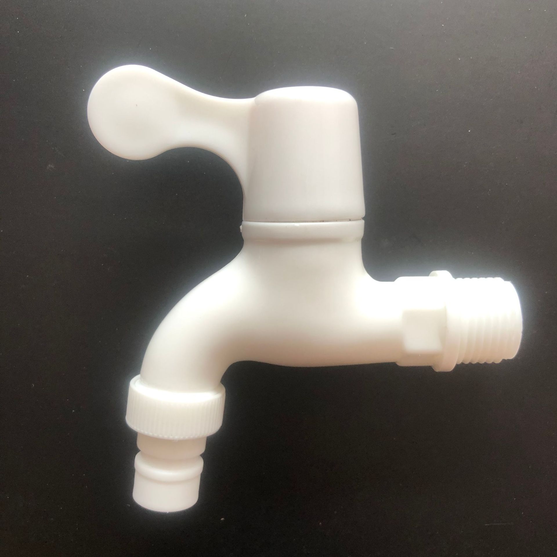 Factory wholesale of washing machine faucets, plastic steel faucets, plastic faucets, and household engineering faucets Application Scenario