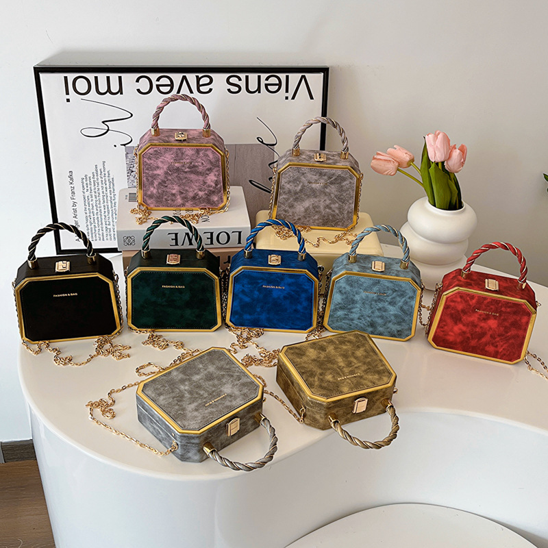 New high-quality chain single-shoulder crossbody bag for women, colorful and versatile box handbag full figure