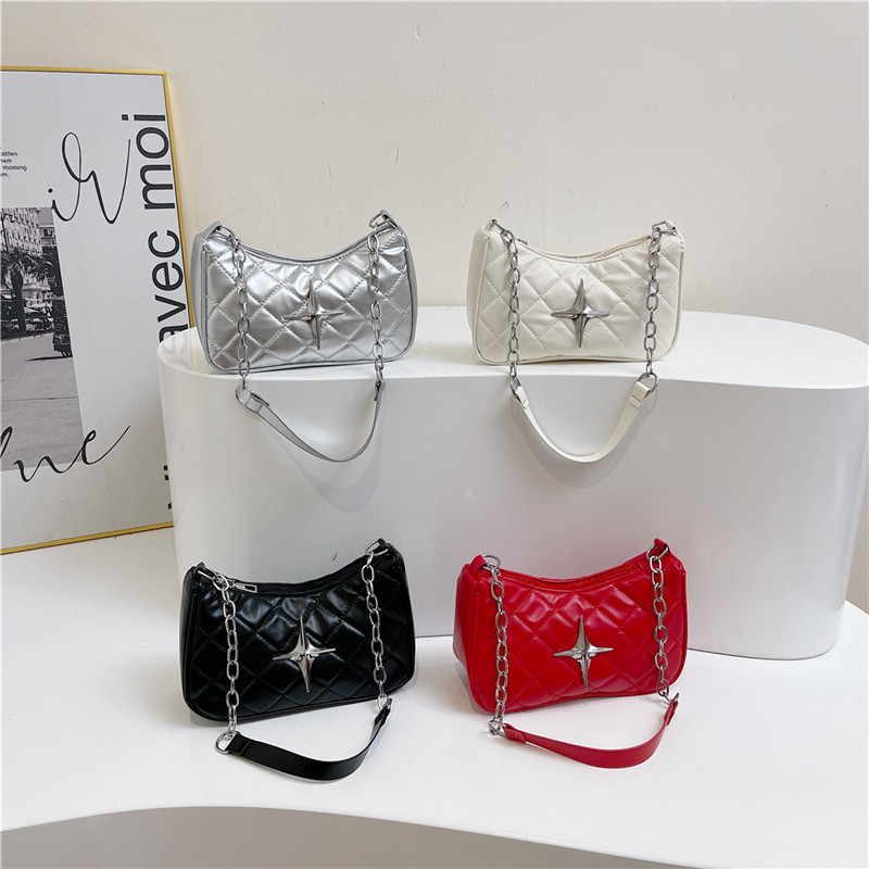 A stylish solid-color embroidered quilted underarm bag for 2024, featuring a casual design and a trendy chain single-shoulder women's bag Application Scenario