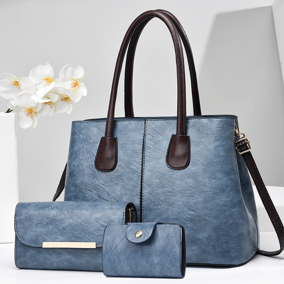 2024 New color contrast retro set, large capacity three-piece set, fashionable single-shoulder crossbody bag, hand-held women, large patchwork full figure