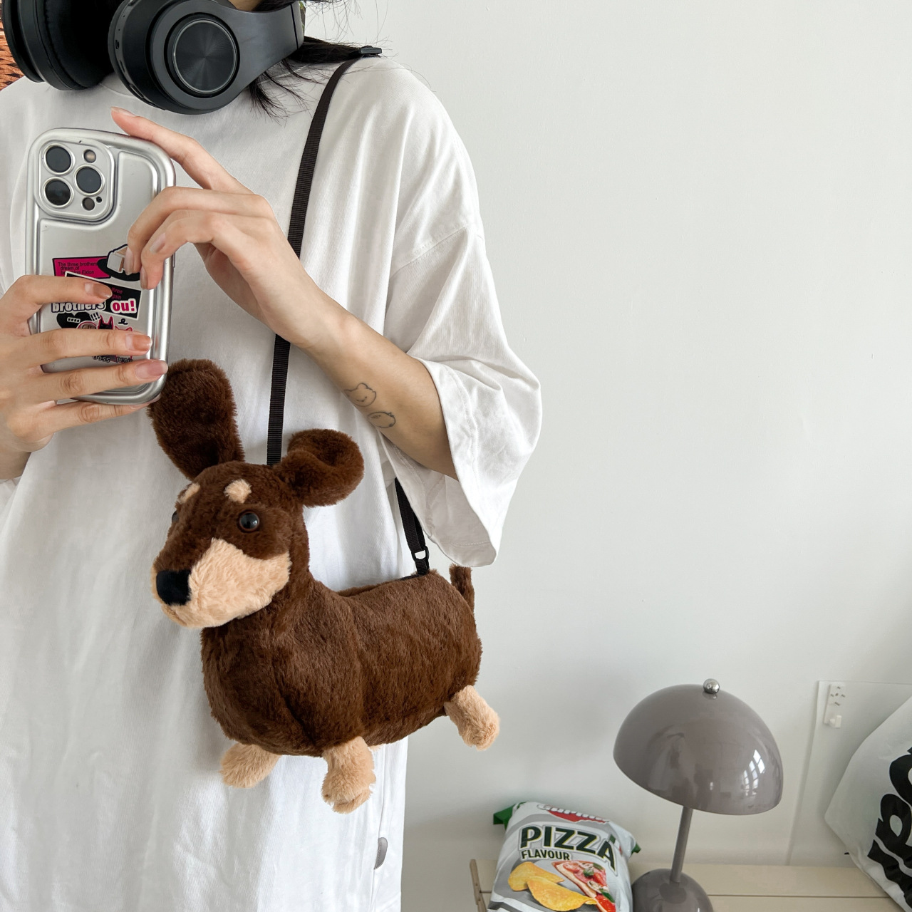 Plush bag, cute sausage puppy figurine bag, single-shoulder doll, mobile phone bag, cartoon children's crossbody bag, single-shoulder bag full figure