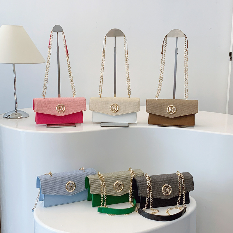 This year, the "Little Square Bag" women's 2025 summer new style fashionable retro crossbody bag versatile handbag is in vogue Application Scenario