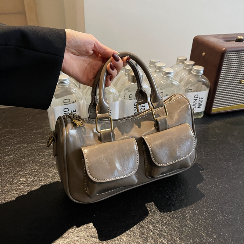 High-end, niche design bag, women's retro 2024 new casual single-shoulder crossbody bag, women's hand-held pillow bag full figure