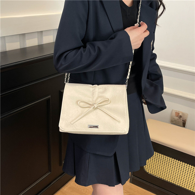 Stylish bow tote bag 2025 New large-capacity chain crossbody bag, fashionable commuting single-shoulder bag Specification drawing