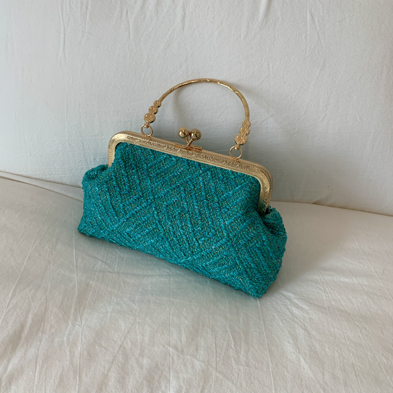 A niche design handbag for women, a new spring/Summer 2025 woven high-end fashion chain single-shoulder bag and crossbody bag full figure