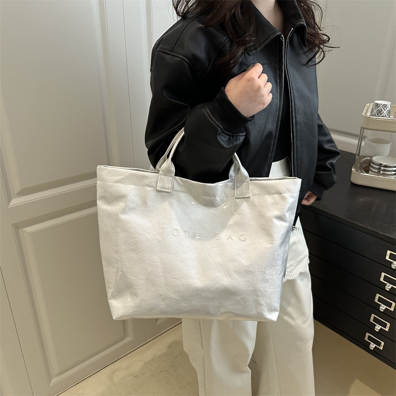 Cross-border Korean version large-capacity printed letter handbag, new trendy tote bag, versatile, casual and retro women's bag details Picture