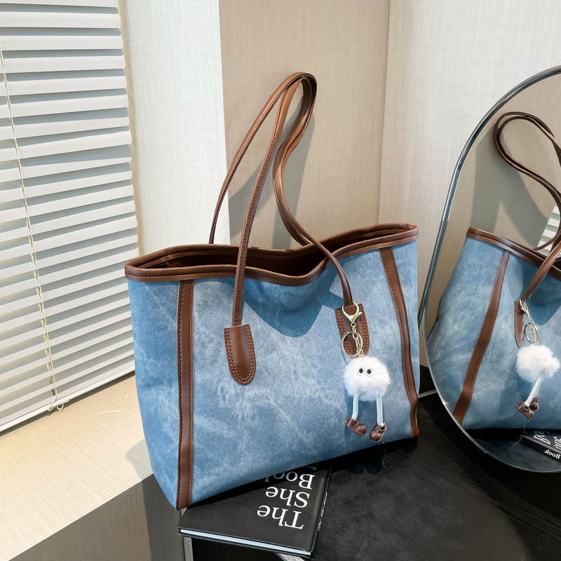 Fashionable retro color-blocking tote bag for women, Spring 2025 new style, large-capacity single-shoulder bag, trendy underarm bag full figure