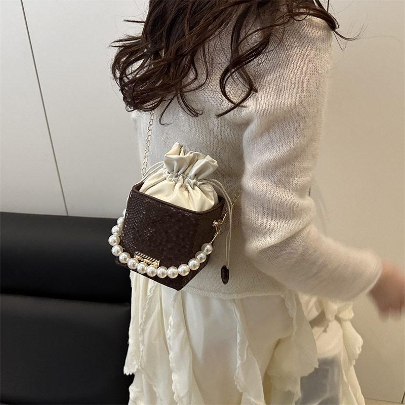 Korean pearl handbag for women 2025 new summer single-shoulder crossbody bag, high-end, fashionable and versatile bucket bag Specification drawing