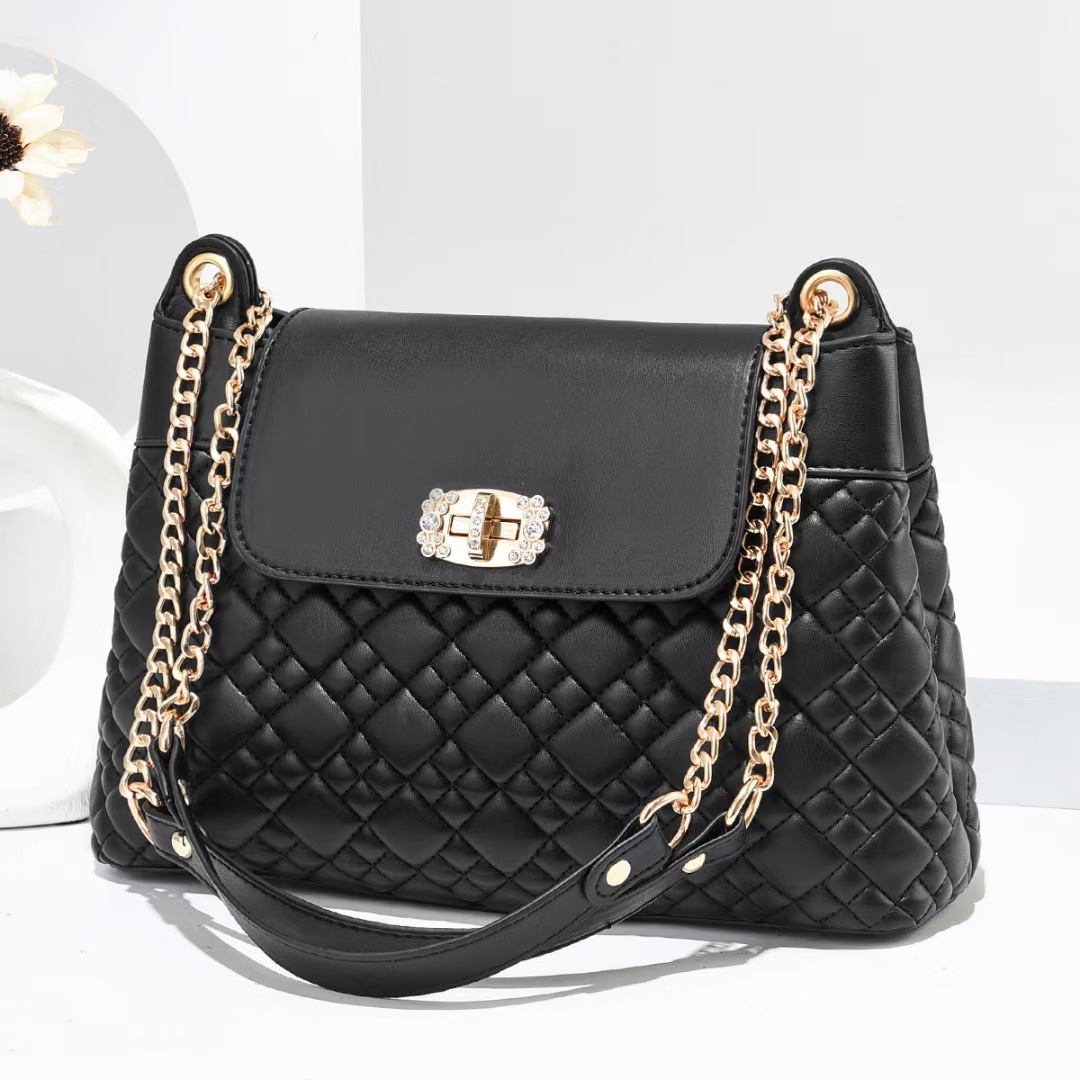 Wholesale women's bags 2022 new style embossed diamond pattern niche single-shoulder crossbody fashionable chain bag manufacturer direct delivery Application Scenario