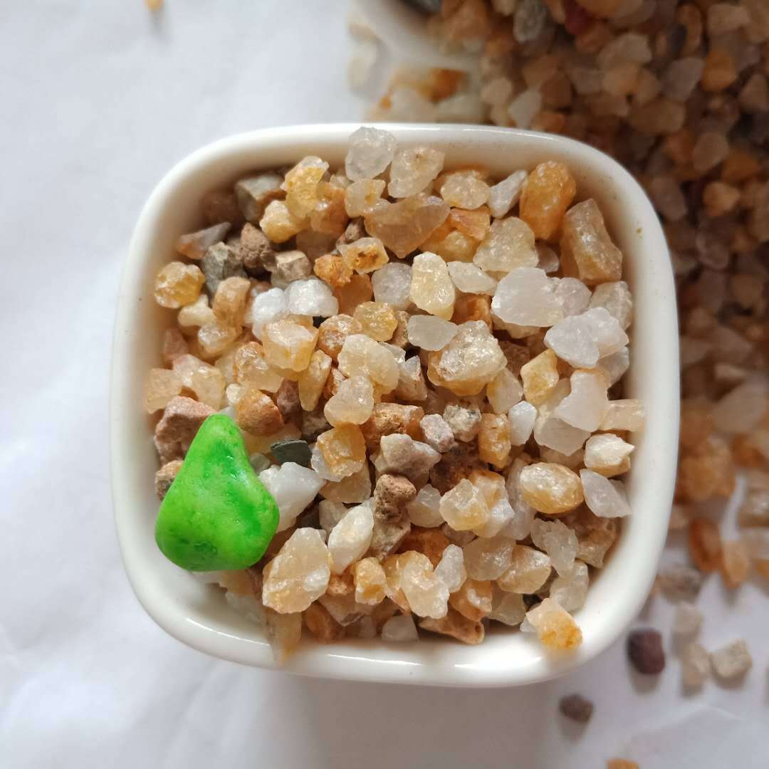 Crystal sand 1-3mm from the manufacturer is in stock and available for fish tank landscape base sand and succulent surface coating. Complete specifications are available. Bulk purchase offers better prices Application Scenario