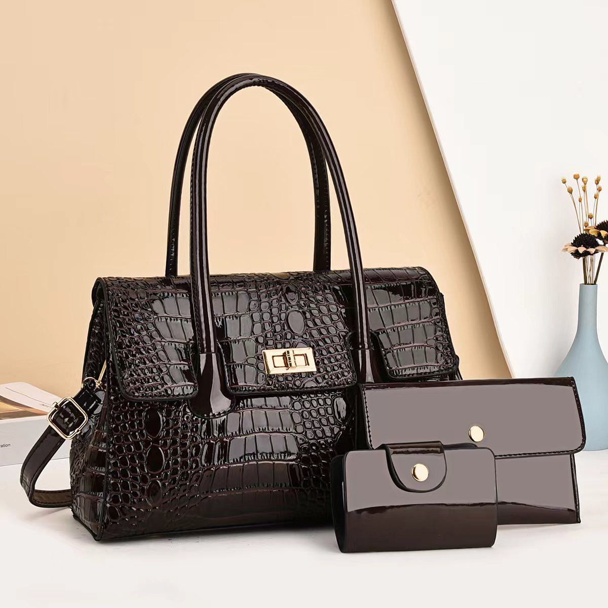 A new, fashionable, cross-border, trendy and versatile crossbody bag with crocodile pattern, a large capacity single-shoulder bag for women Specification drawing