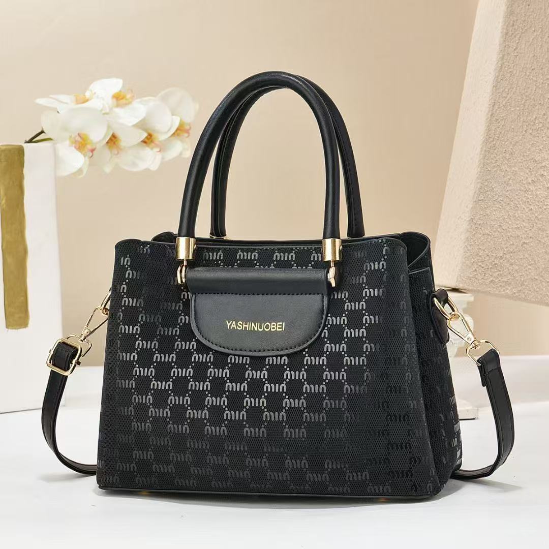 Fashionable high-end handbag for ladies and moms, 2025 new style, trendy single-shoulder crossbody, versatile, stylish and with a great texture full figure