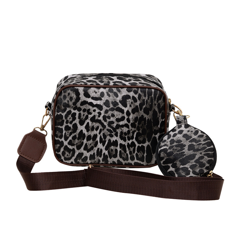 New leopard print makeup handbag, large-capacity multi-functional single-shoulder bag, 2024 autumn and winter commuting crossbody bag Item Picture