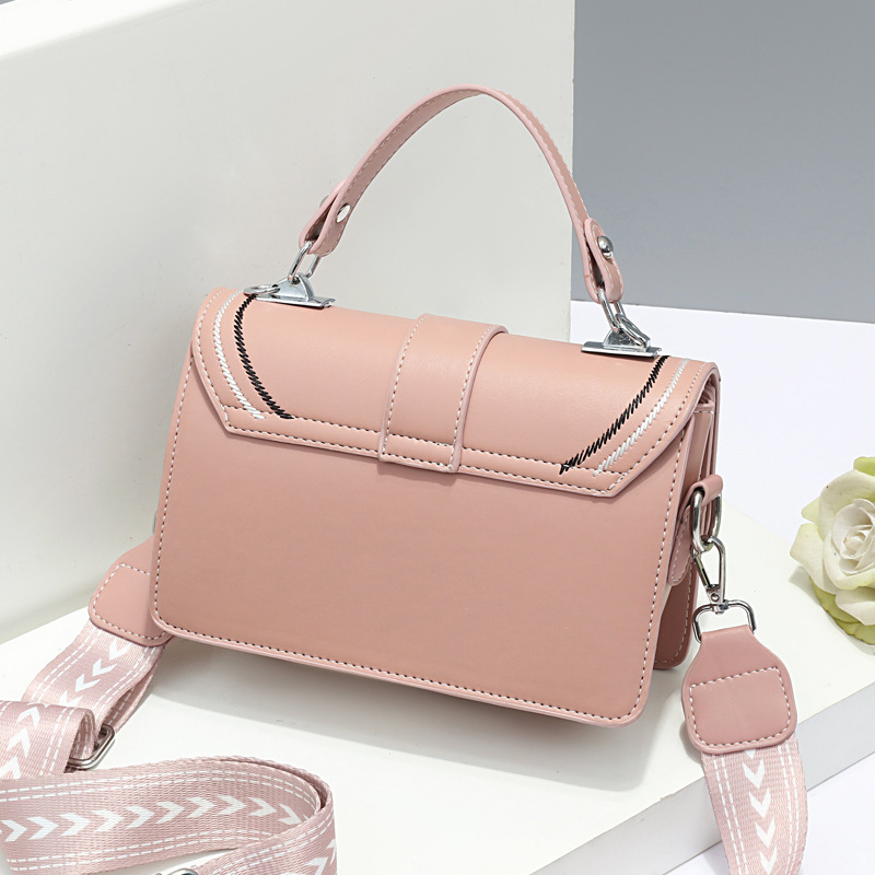 The 2023 new fashionable and trendy small bag for women's stylish crossbody bag, a Korean-style single-shoulder small square bag Specification drawing