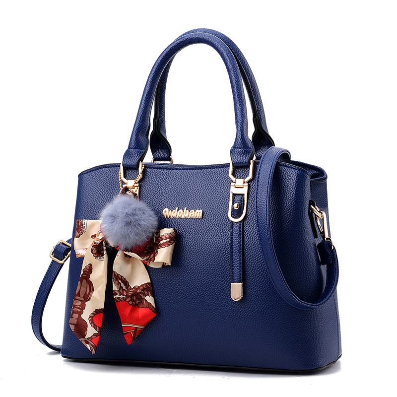 New 2024 fashionable, simple and large-capacity handbag for women, mom bag, single-shoulder crossbody bag, middle-aged women's bag Application Scenario