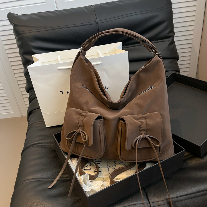 Retro commuter tote bag, women's large-capacity crossbody bag, 2024 new multi-functional single-shoulder bag, three-in-one backpack details Picture