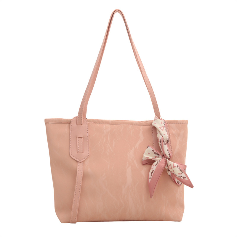 The 2024 new trendy single-shoulder bag is a fashionable and individualistic summer commuter bag for women, featuring a casual and personalized large-capacity tote bag Item Picture