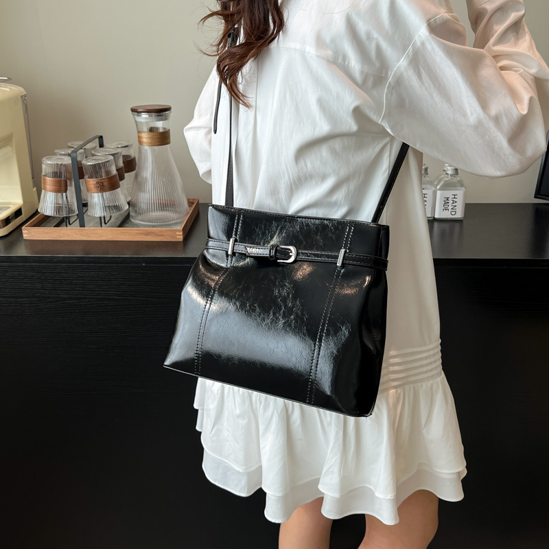 Trendy and fashionable hand-held underarm bag for women 2025 new style, high-end quality, versatile bucket bag, quality single-shoulder crossbody bag Specification drawing