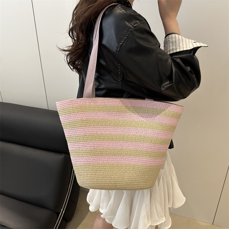 A new 2025 summer Instagram-style straw bag for women, a large-capacity single-shoulder bag for outdoor trips and vacations by the beach and seaside Specification drawing