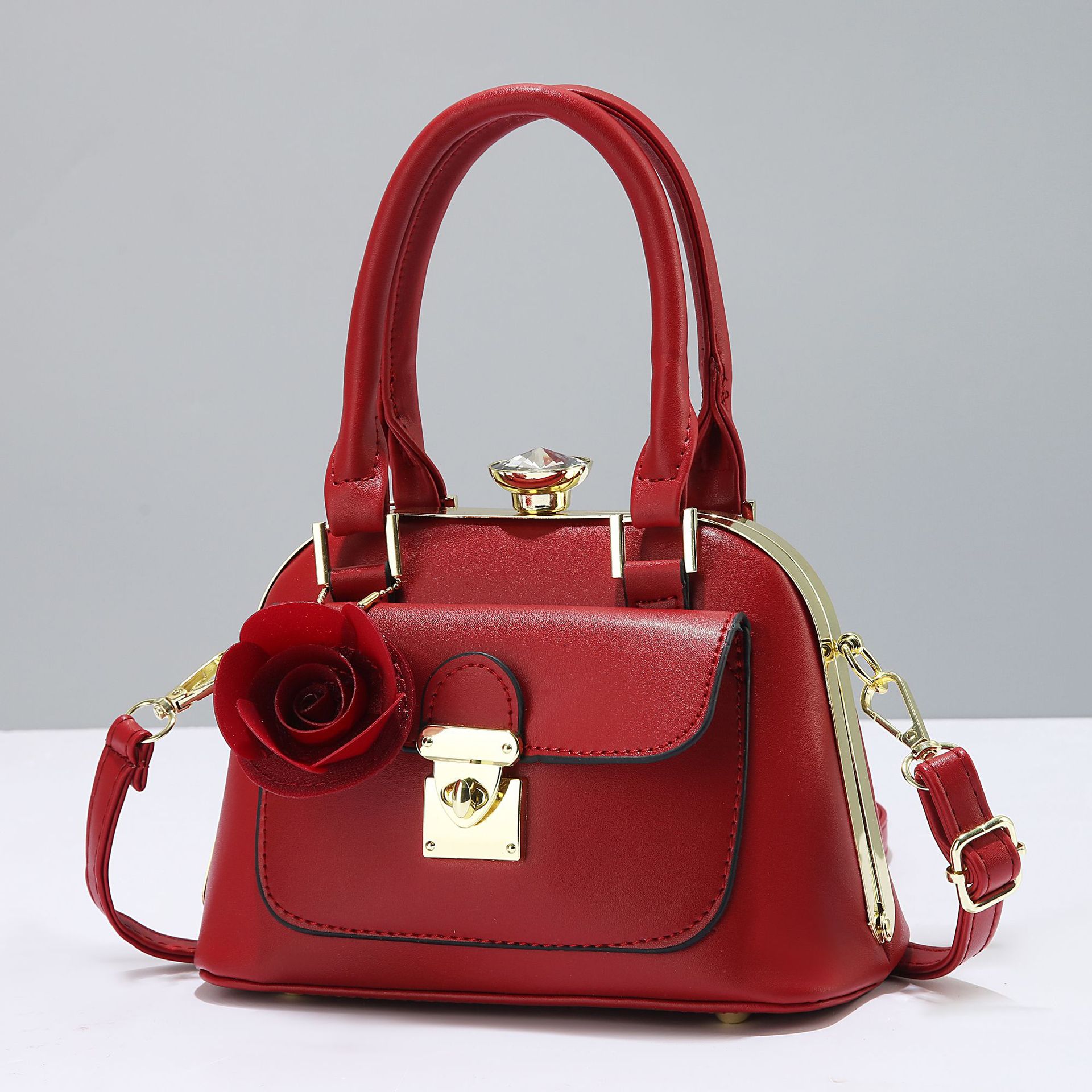 Cross-border popular bag 2025 New Korean-style fashionable color-blocking single-shoulder bag, casual and versatile, ladies' hand-held pillow bag Application Scenario