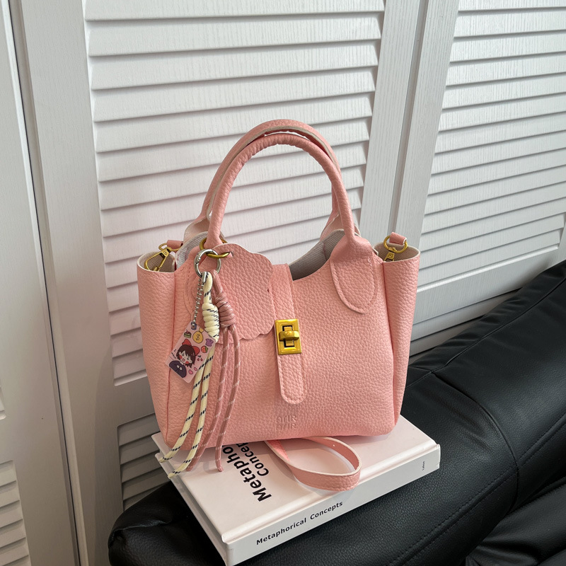 This year, the "Small Bag Girls 2025 Summer New Style" trendy, fashionable, high-quality and stylish hand-held crossbody bucket bag is in vogue full figure
