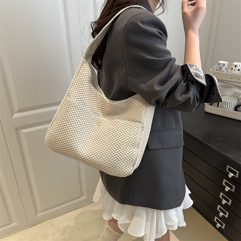 Fashionable woven bag for women, Spring 2025 new trendy casual straw woven bag, large-capacity single-shoulder crossbody bag for women details Picture