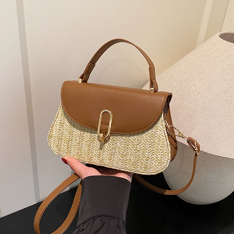 New retro-styled handbags, single-shoulder crossbody bag, beach bag, forest-style woven bag, fashionable mini straw woven bag full figure