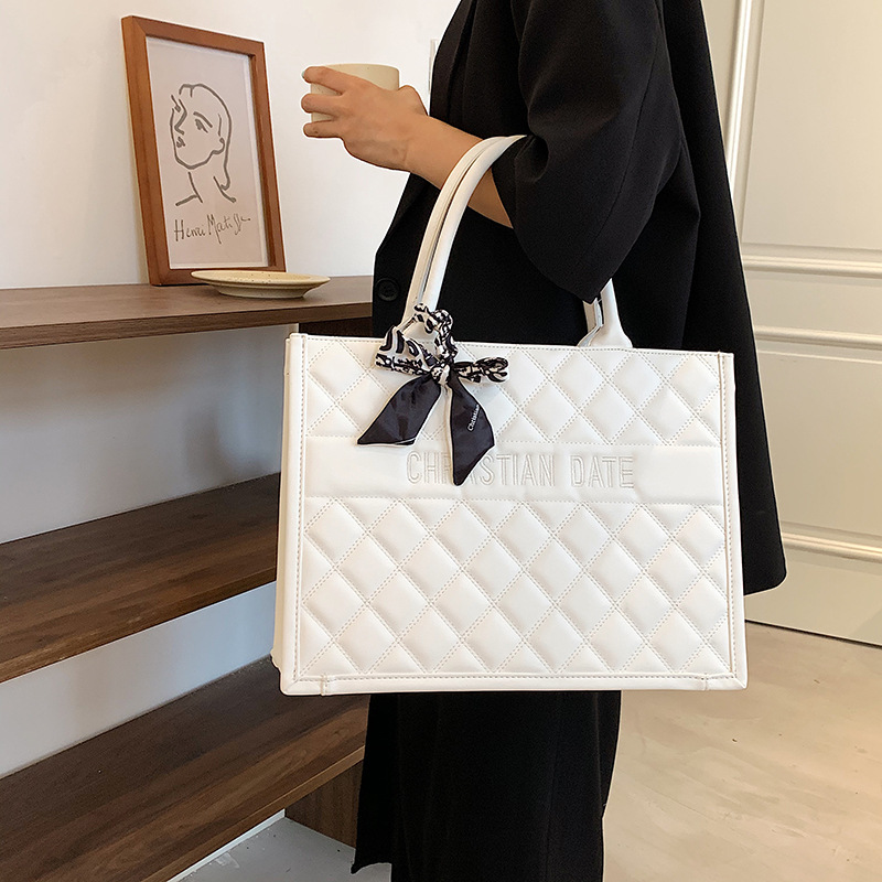 Factory wholesale custom high-end pearl handbags, women's large-capacity commuter tote bags, casual single-shoulder crossbody bags Specification drawing
