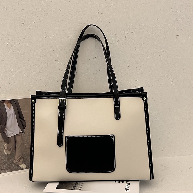 Large-capacity single-shoulder bag for women, 2024 new trendy and versatile crossbody bag, niche and fashionable commuter tote coin purse Application Scenario