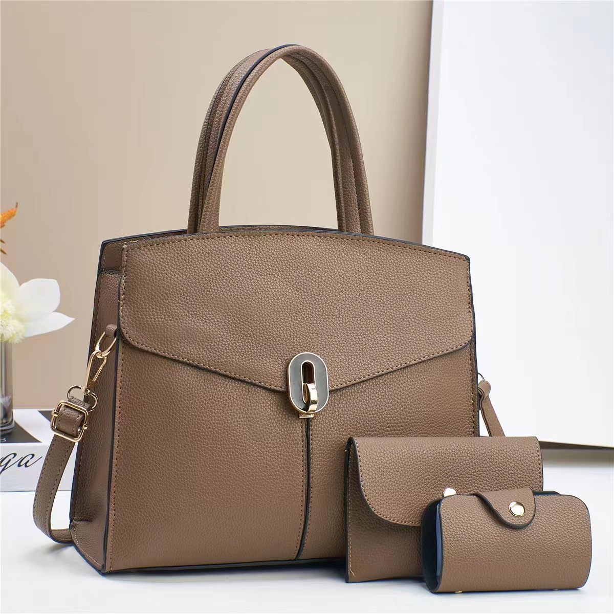 A new and fashionable women's single-shoulder crossbody bag from a large bag manufacturer, a versatile hand-carry bag for winter, and a bestseller for foreign trade in 2024 Specification drawing