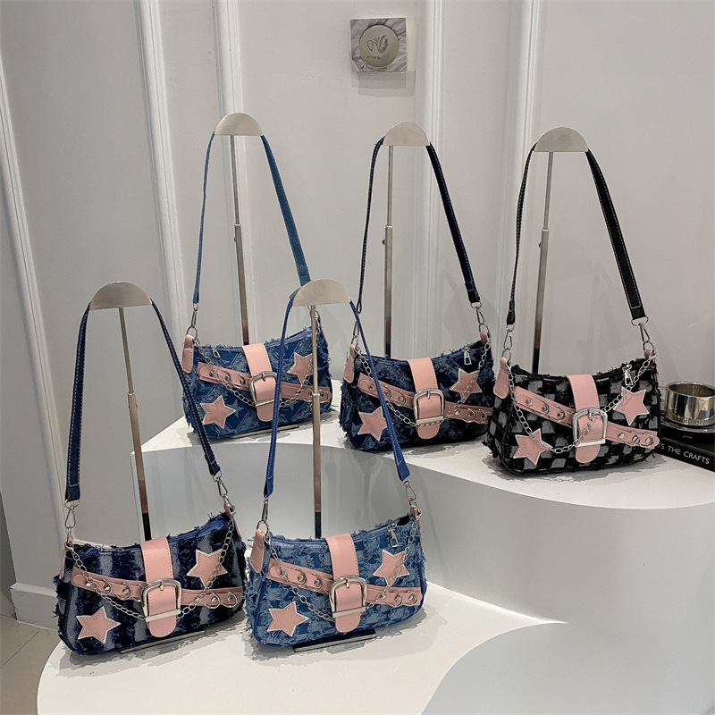 Trendy and individualistic hot girl 2025 Star New casual denim chain hand shoulder and underarm bag for women Application Scenario